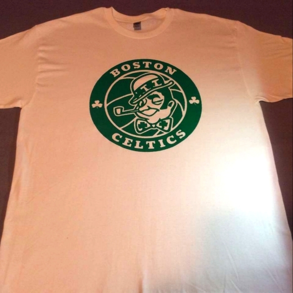 Gildan Other - Boston Celtics Graphic T-shirt